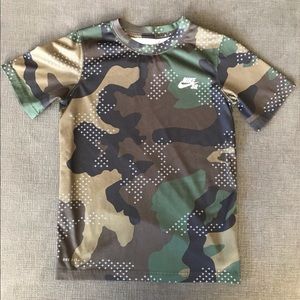 Boys Nike Dri-Fit Camo Shirt Size: Small